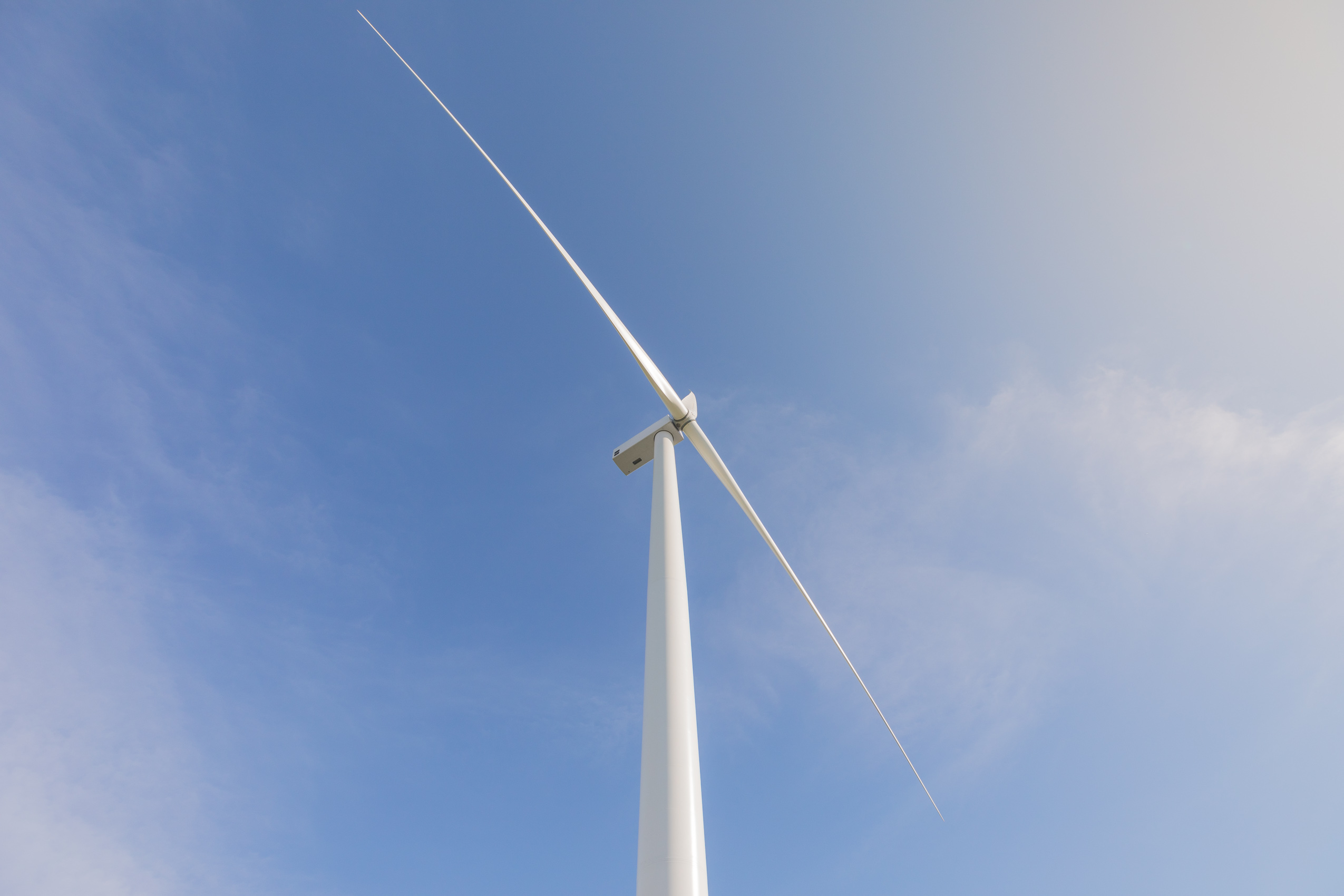 EDF renewables wind turbine technicians at Stoneray with clean renewable energy Photographer Rich Crowder